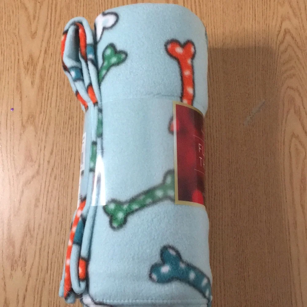 New 1 Home Classics Dog 🐶 Bone Print Fleece Throw Blanket Blue White orange
